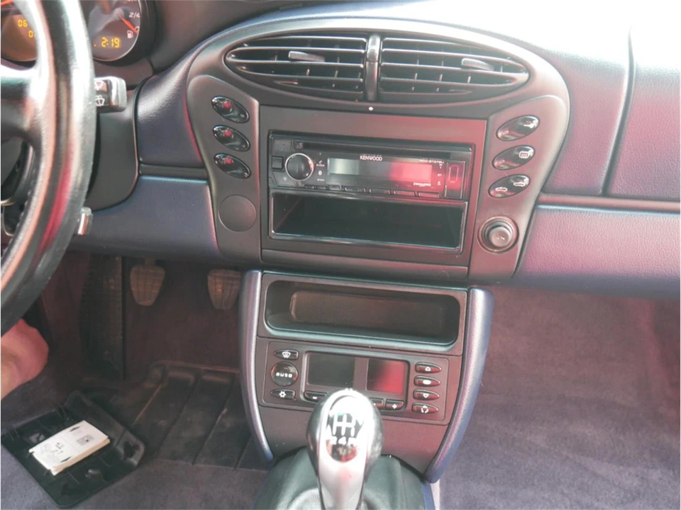 2001 Porsche 986 Boxster - Image 12 of 17