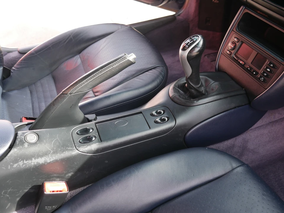 2001 Porsche 986 Boxster - Image 17 of 31