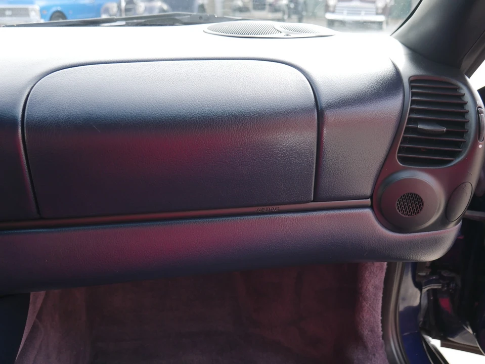 2001 Porsche 986 Boxster - Image 28 of 31