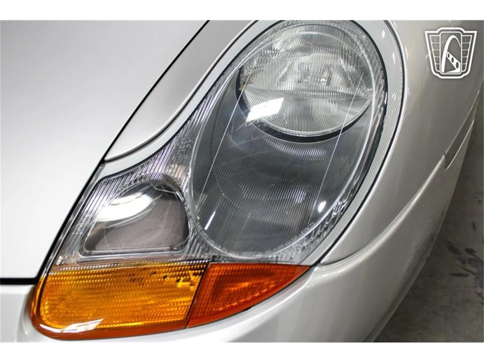 2001 Porsche 986 Boxster - Image 12 of 31