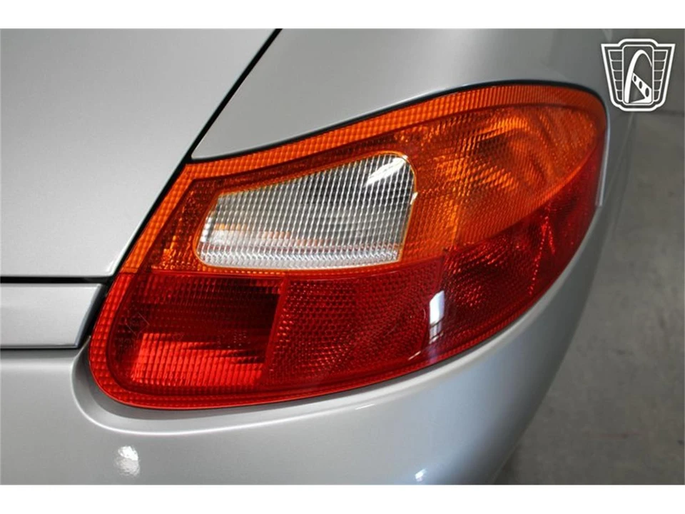 2001 Porsche 986 Boxster - Image 24 of 31