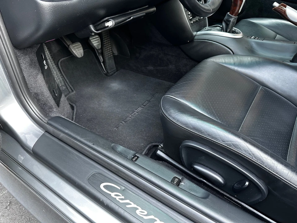 2001 Porsche 996 Carrera - Image 22 of 29