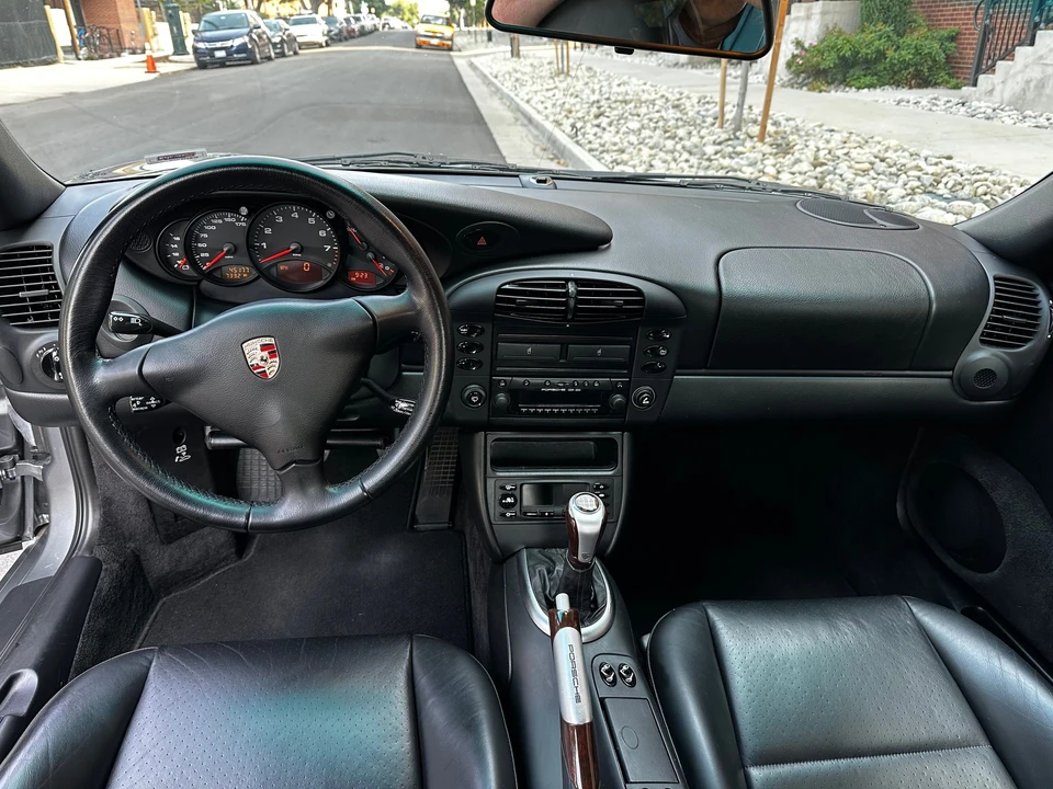 2001 Porsche 996 Carrera - Image 19 of 29