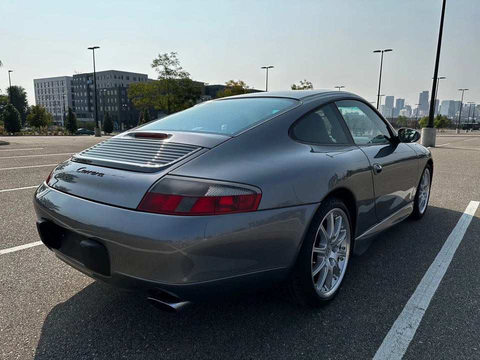 2001 Porsche 996 Carrera - Image 12 of 29