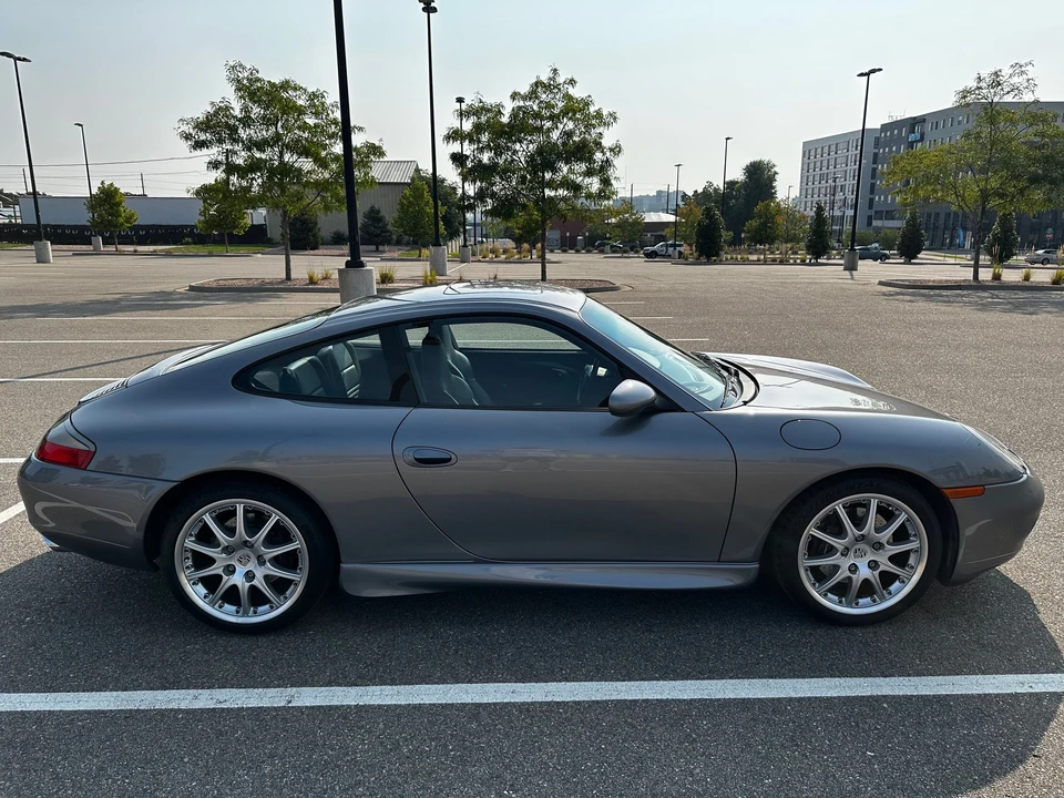 2001 Porsche 996 Carrera - Image 13 of 29