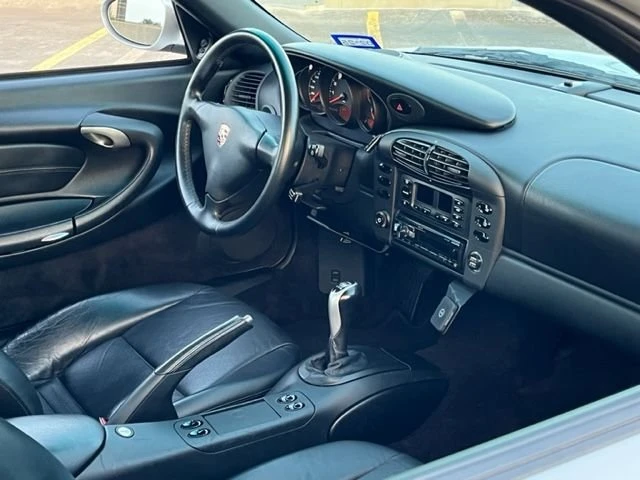 2001 Porsche 996 Carrera - Image 10 of 13