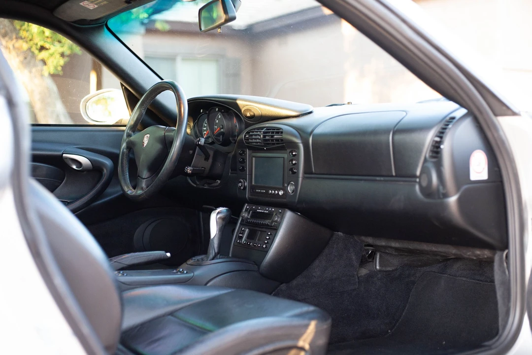 2001 Porsche 996 Carrera - Image 15 of 20
