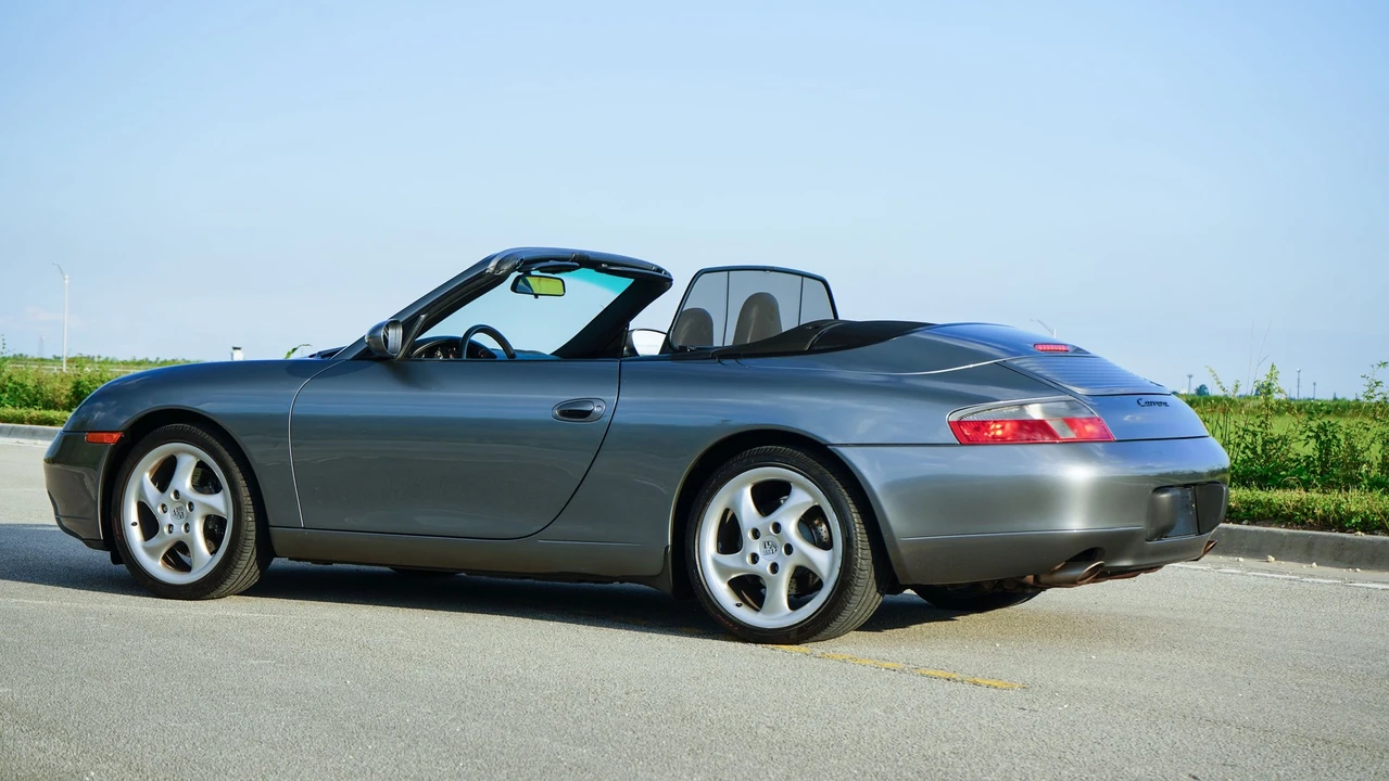 2001 Porsche 996 Carrera - Image 6 of 10