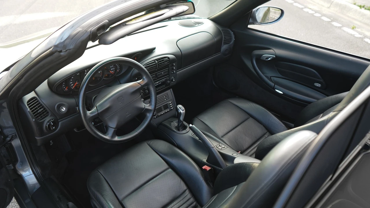 2001 Porsche 996 Carrera - Image 2 of 10