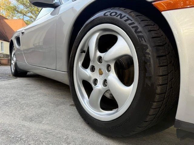 2001 Porsche 986 Boxster - Image 18 of 20
