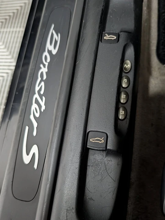 2001 Porsche 986 Boxster - Image 15 of 20