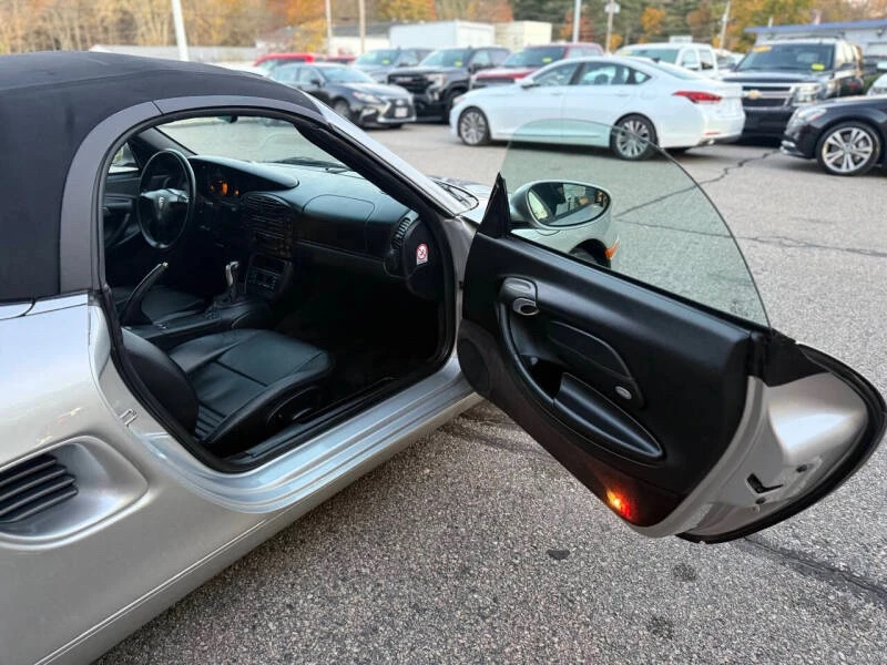 2001 Porsche 986 Boxster - Image 15 of 20