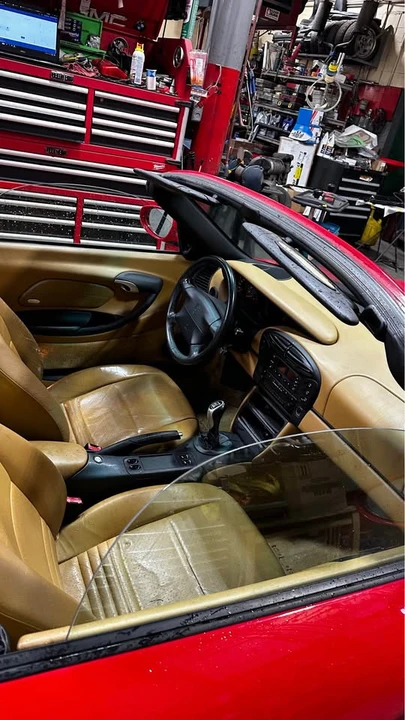 2001 Porsche 986 Boxster - Image 6 of 9