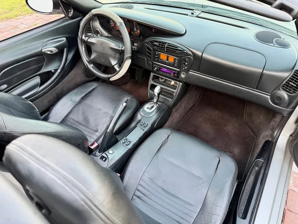 2001 Porsche 986 Boxster - Image 9 of 17