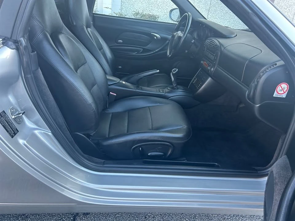 2001 Porsche 986 Boxster - Image 9 of 14