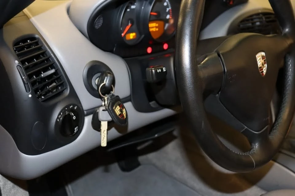 2001 Porsche 986 Boxster - Image 14 of 19