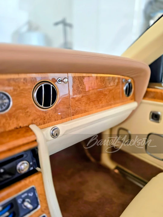 2001 Rolls-Royce Corniche Series V - Image 7 of 20