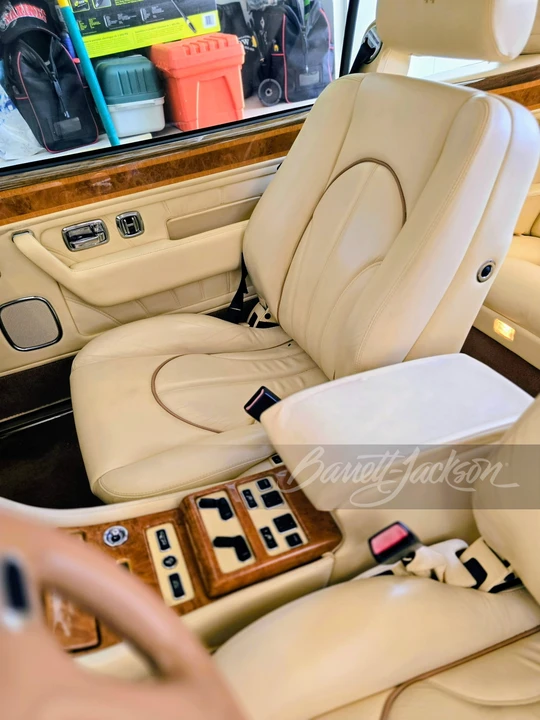 2001 Rolls-Royce Corniche Series V - Image 11 of 20