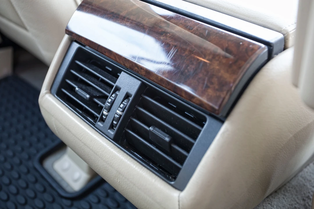 2001 Land Rover Range Rover P38A - Image 3 of 28