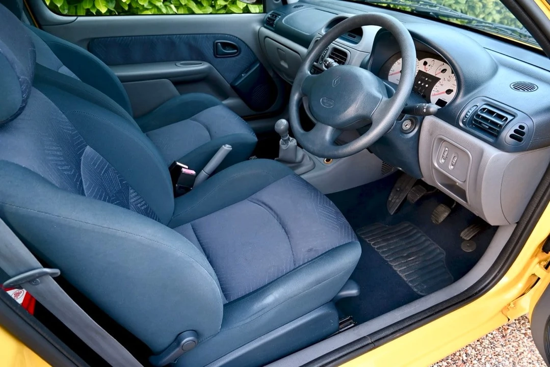 2001 Renault Clio 2nd Gen - Image 16 of 30