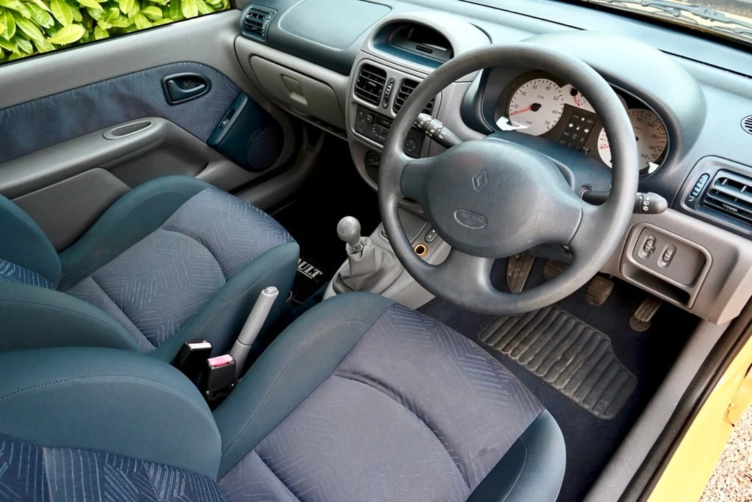 2001 Renault Clio 2nd Gen - Image 17 of 30