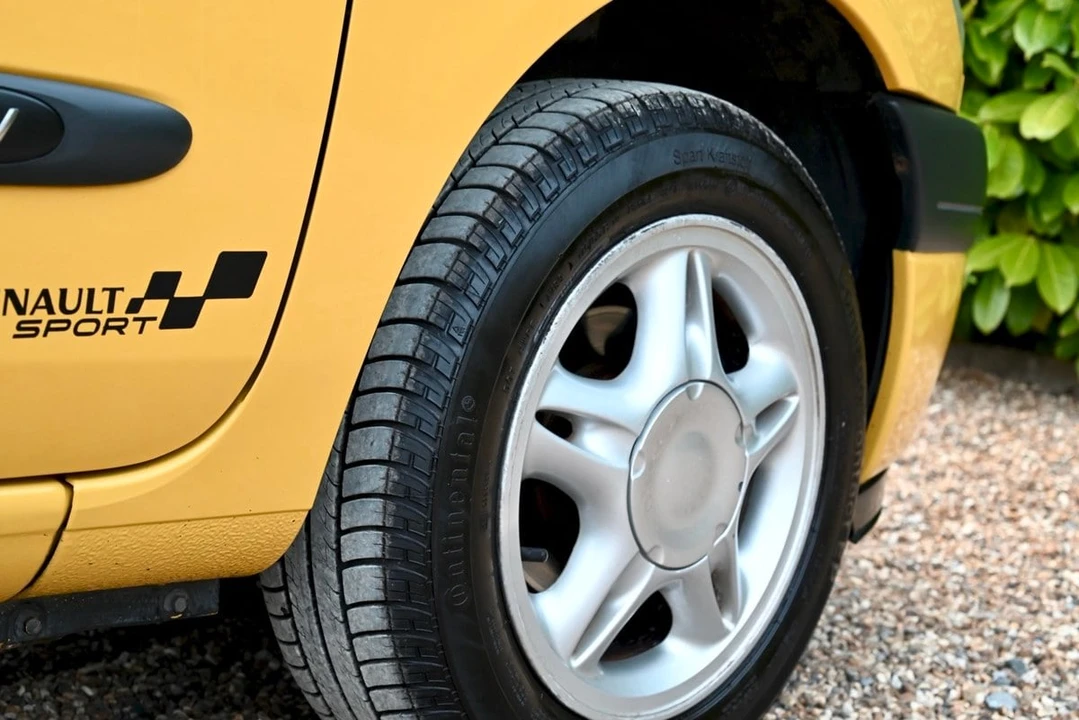 2001 Renault Clio 2nd Gen - Image 11 of 30