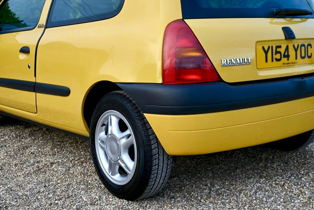 2001 Renault Clio 2nd Gen - Image 13 of 30