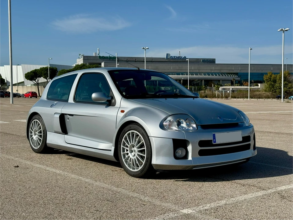 2001 Renault Clio 2nd Gen - Image 10 of 31