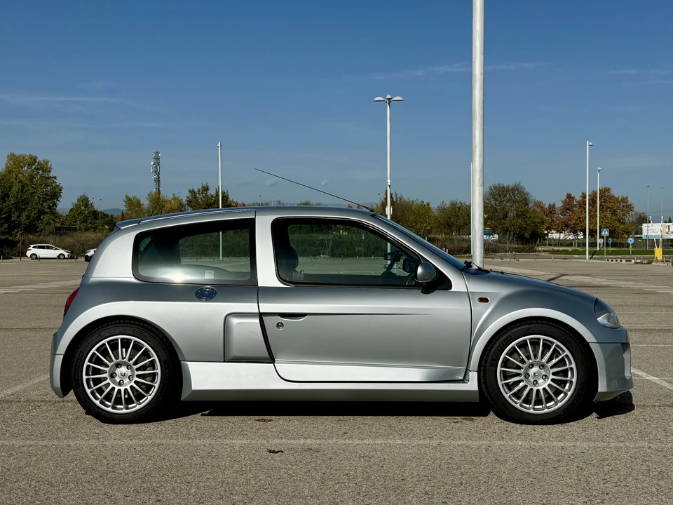 2001 Renault Clio 2nd Gen - Image 9 of 31