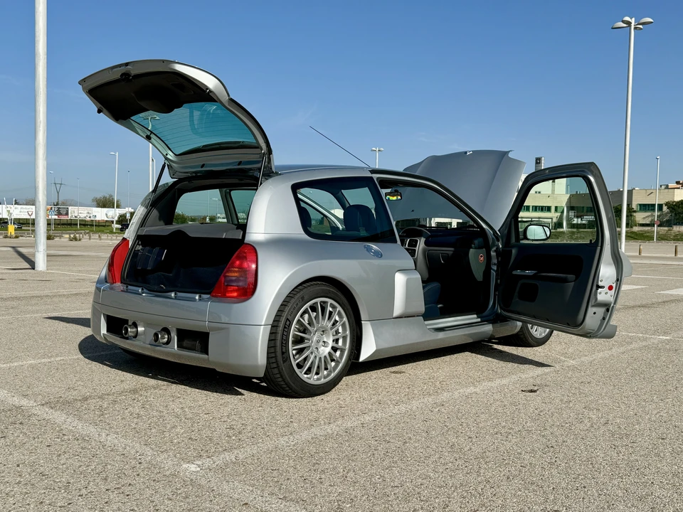 2001 Renault Clio 2nd Gen - Image 14 of 31