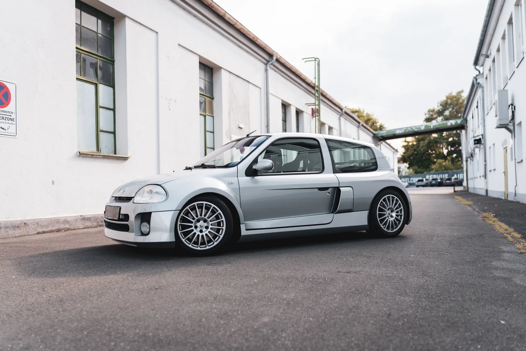 2001 Renault Clio 2nd Gen - Image 9 of 31