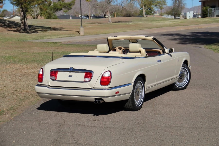 2001 Rolls-Royce Corniche Series V - Image 11 of 31
