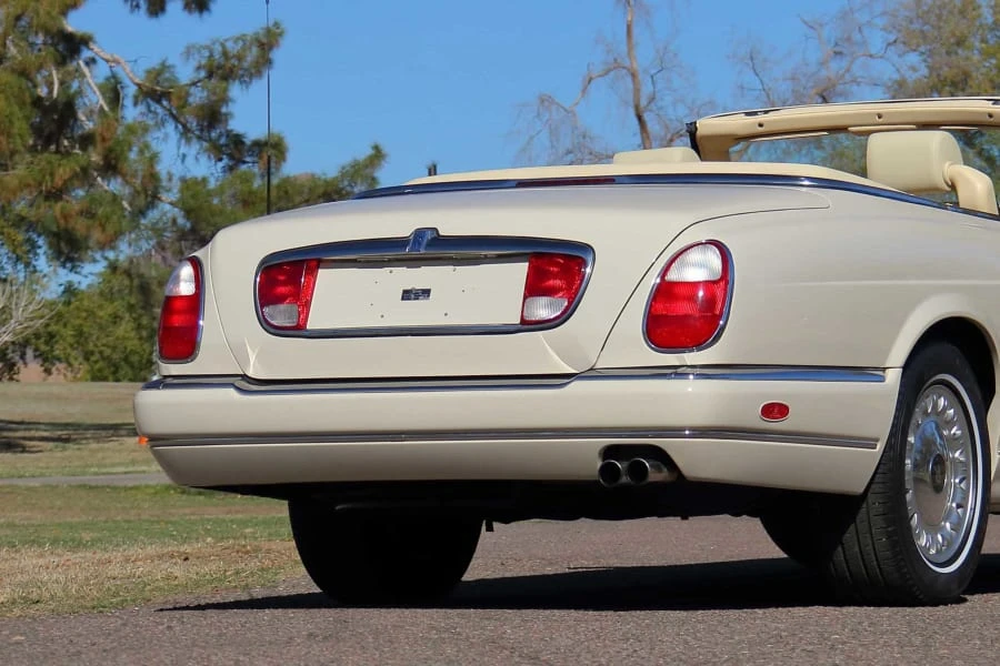2001 Rolls-Royce Corniche Series V - Image 8 of 31