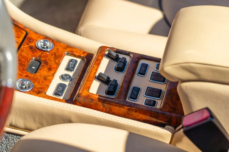 2001 Rolls-Royce Corniche Series V - Image 15 of 31