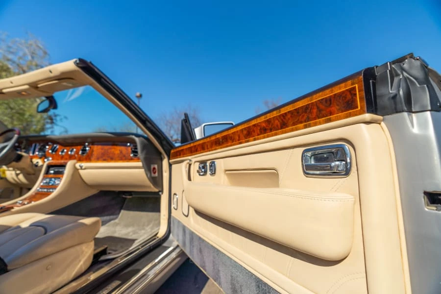 2001 Rolls-Royce Corniche Series V - Image 19 of 31