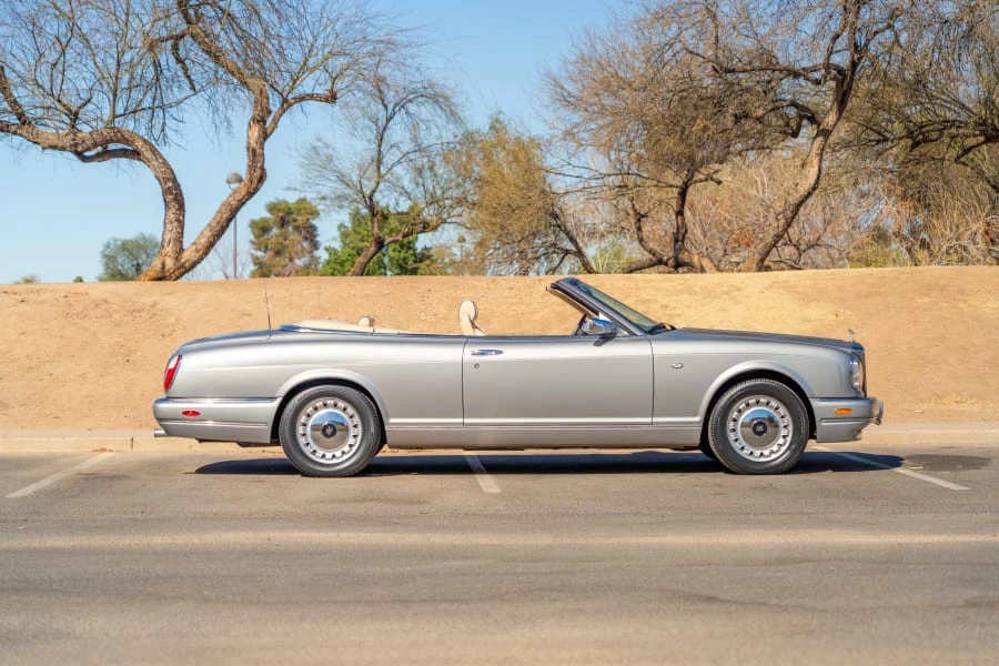2001 Rolls-Royce Corniche Series V - Image 2 of 31