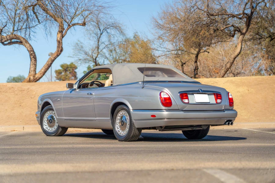 2001 Rolls-Royce Corniche Series V - Image 3 of 31