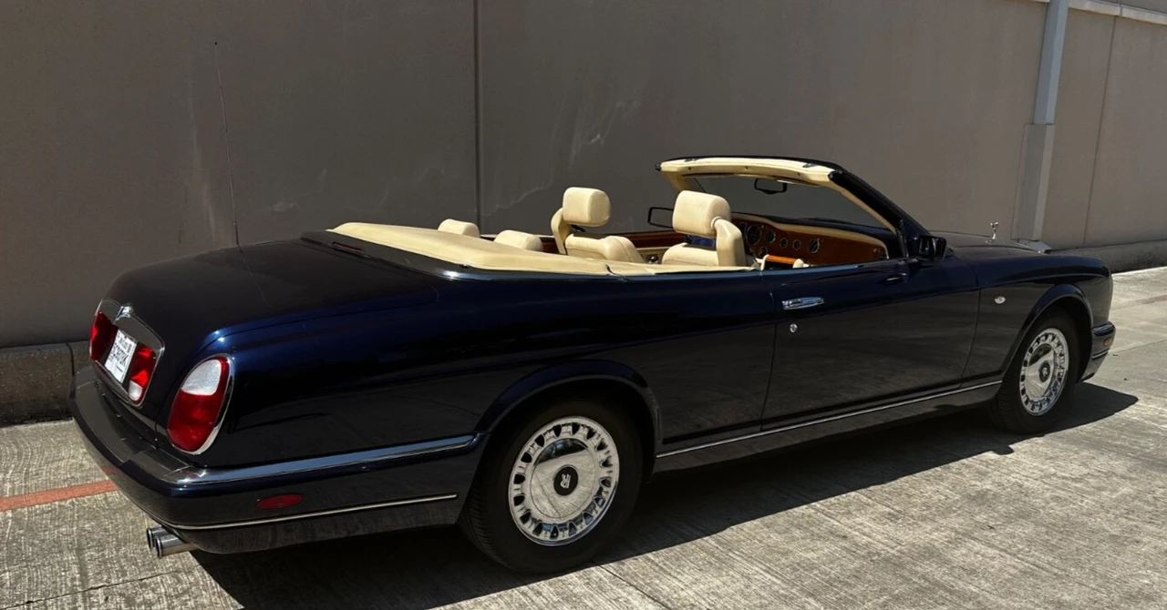 2001 Rolls-Royce Corniche Series V - Image 9 of 21