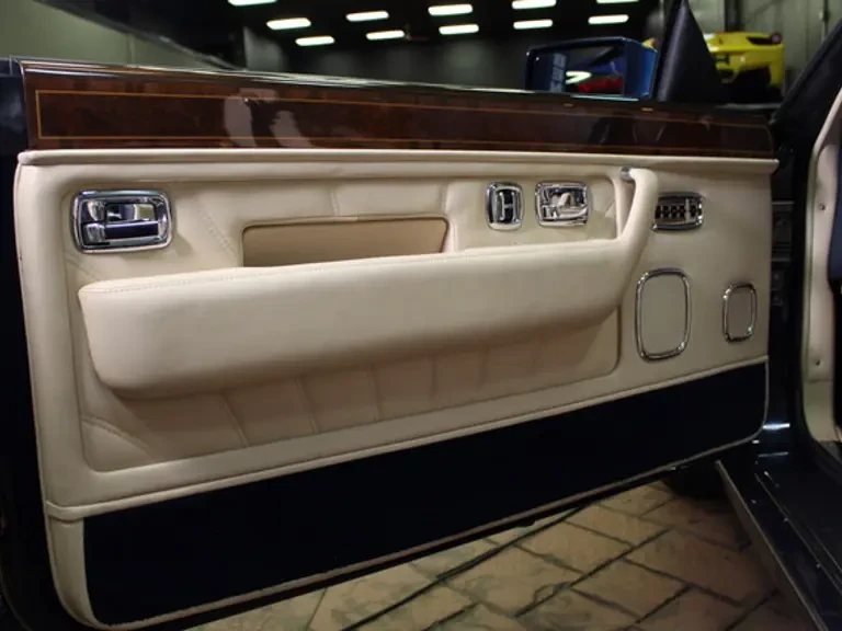 2001 Rolls-Royce Corniche Series V - Image 7 of 10