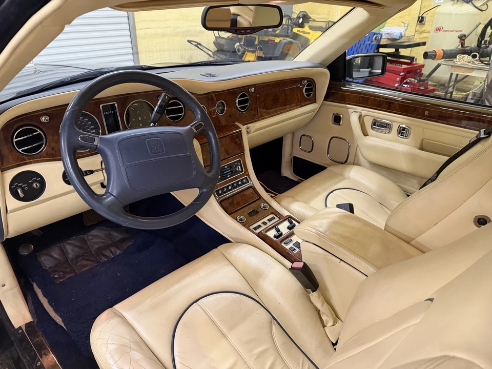 2001 Rolls-Royce Corniche Series V - Image 11 of 16
