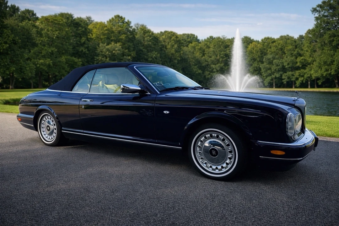 2001 Rolls-Royce Corniche Series V - Image 2 of 16
