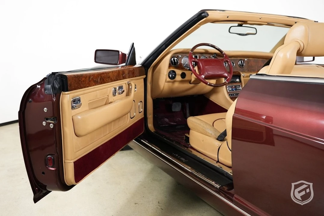 2001 Rolls-Royce Corniche Series V - Image 12 of 31