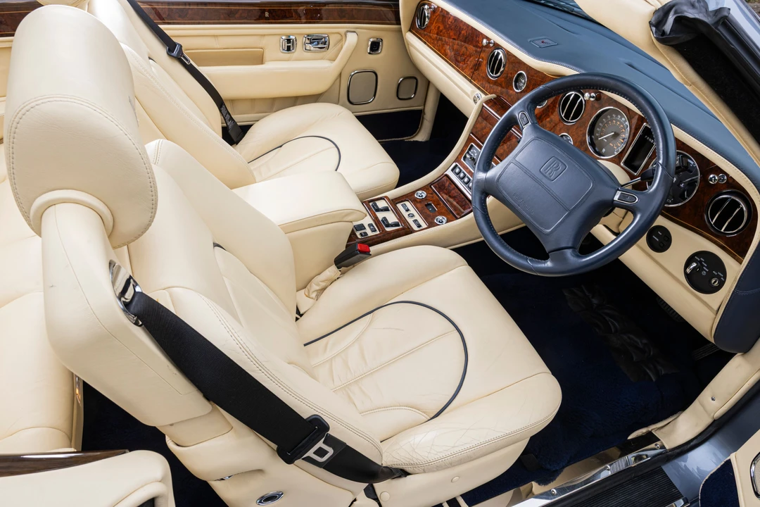 2001 Rolls-Royce Corniche Series V - Image 12 of 31