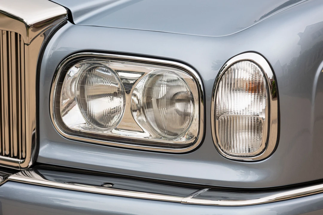 2001 Rolls-Royce Corniche Series V - Image 15 of 31