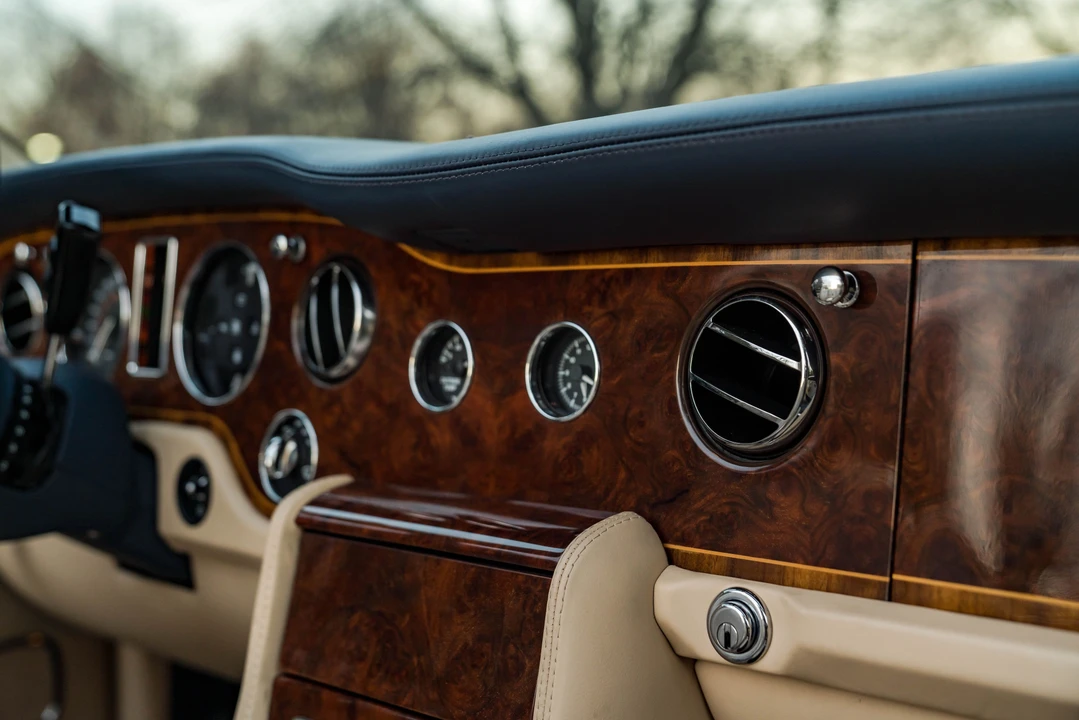 2001 Rolls-Royce Corniche Series V - Image 14 of 31