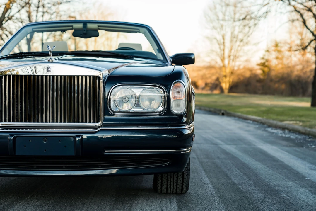 2001 Rolls-Royce Corniche Series V - Image 11 of 31