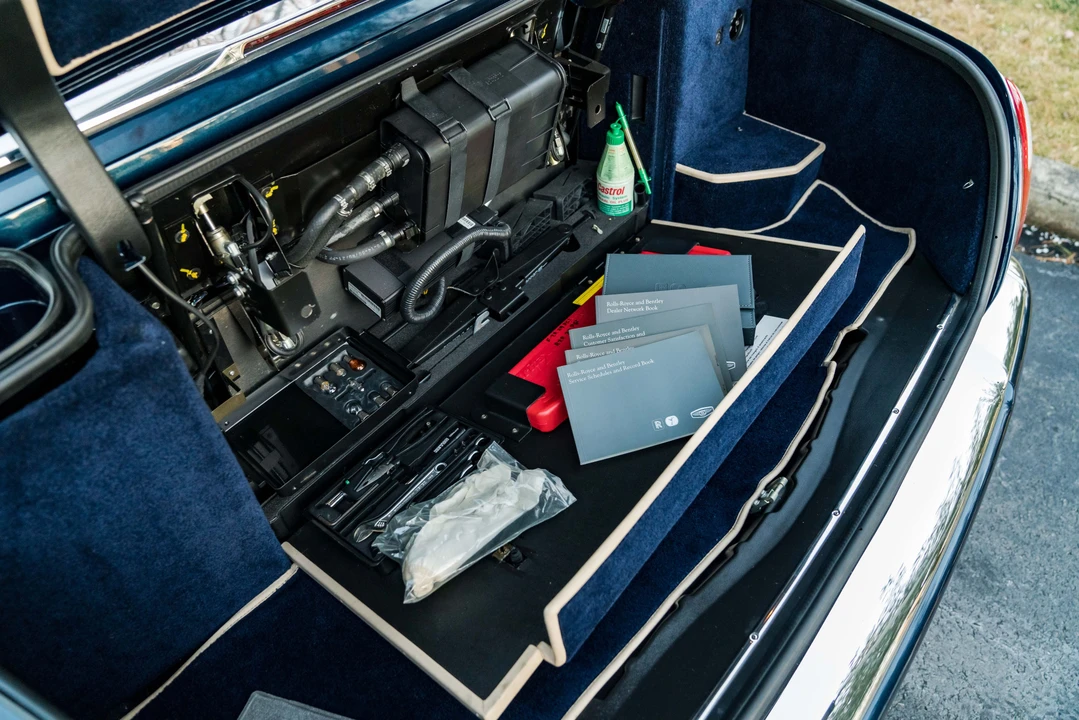 2001 Rolls-Royce Corniche Series V - Image 18 of 31