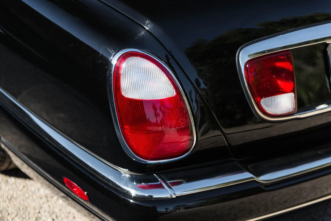 2001 Rolls-Royce Corniche Series V - Image 14 of 31