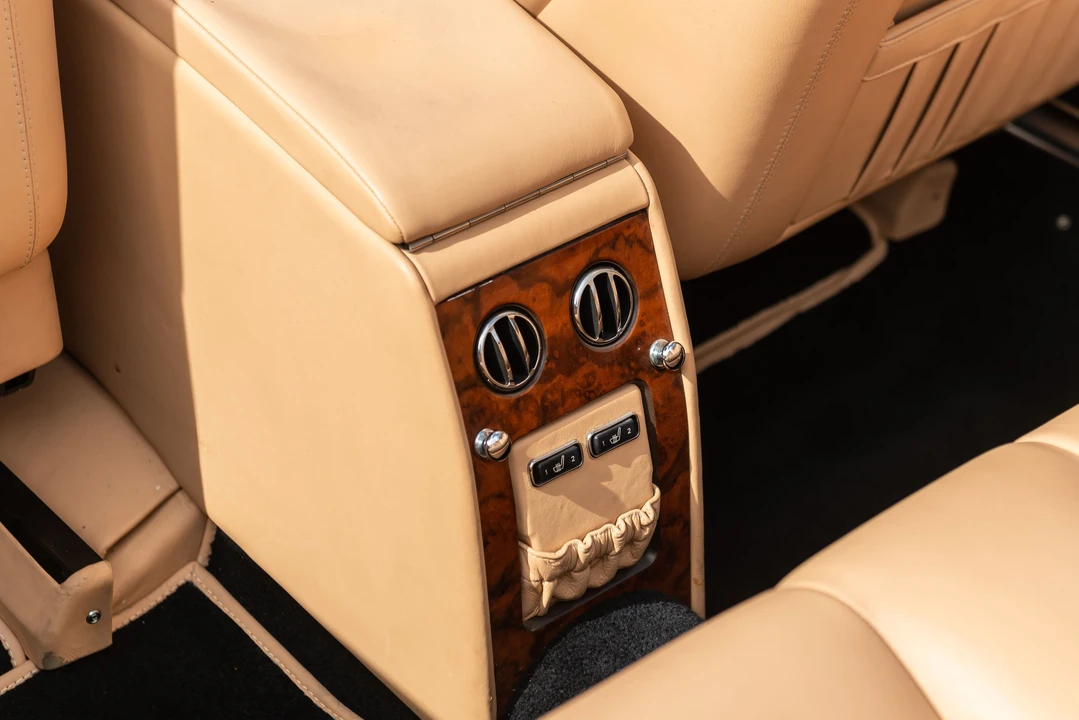 2001 Rolls-Royce Corniche Series V - Image 16 of 31