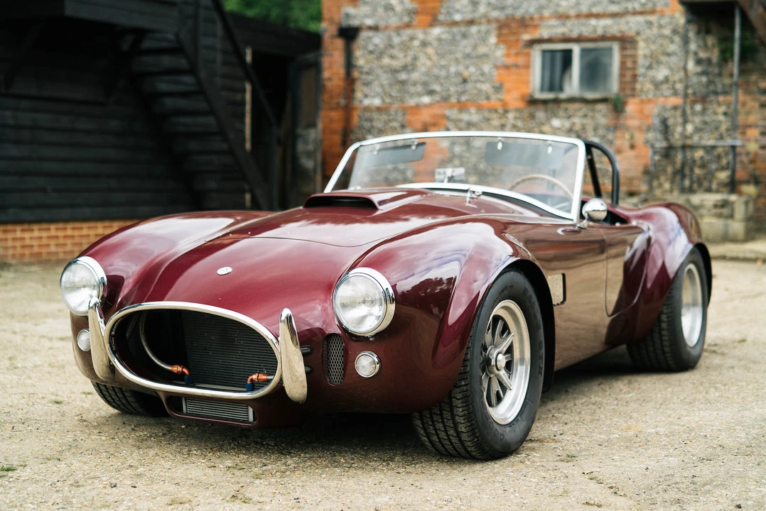 2001 Superformance - Image 2 of 31